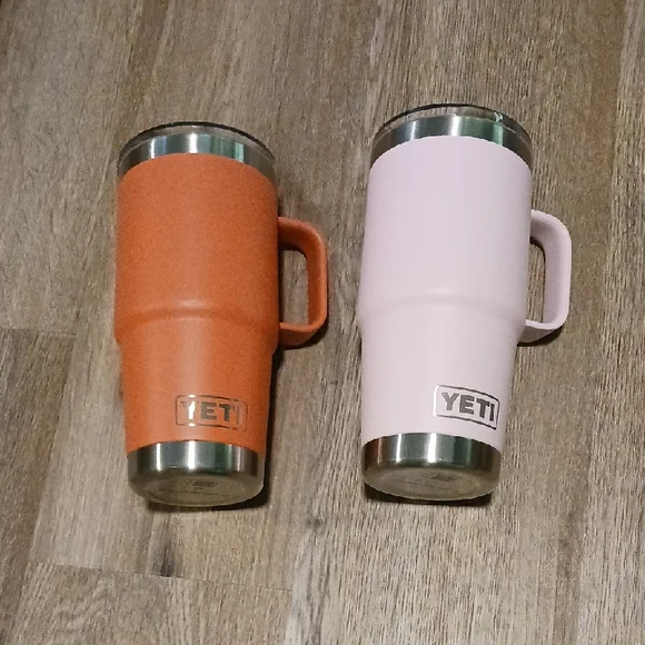 2 Yeti 20 Oz Ramblers With Mag Slide Lids - Picture 1 of 11